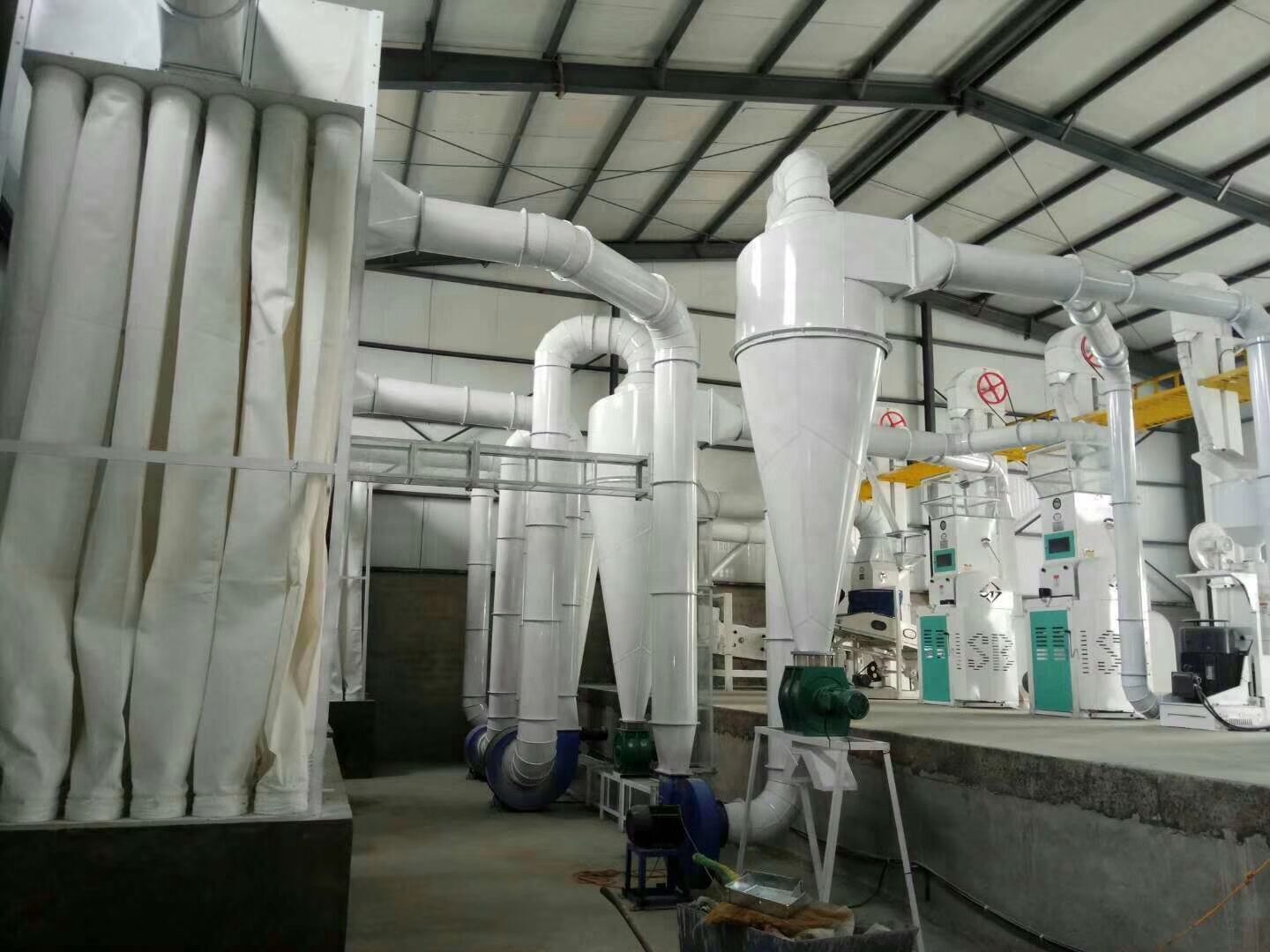 投資一套玉米加工設(shè)備一天的維護成本是多少?(圖2) 玉米加工設(shè)備